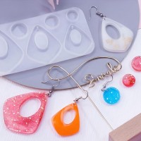 Epoksi Küpe Kalıbı Ortası Boş Asimetrik Üçgen Model Küpe Kalıbı Silikon